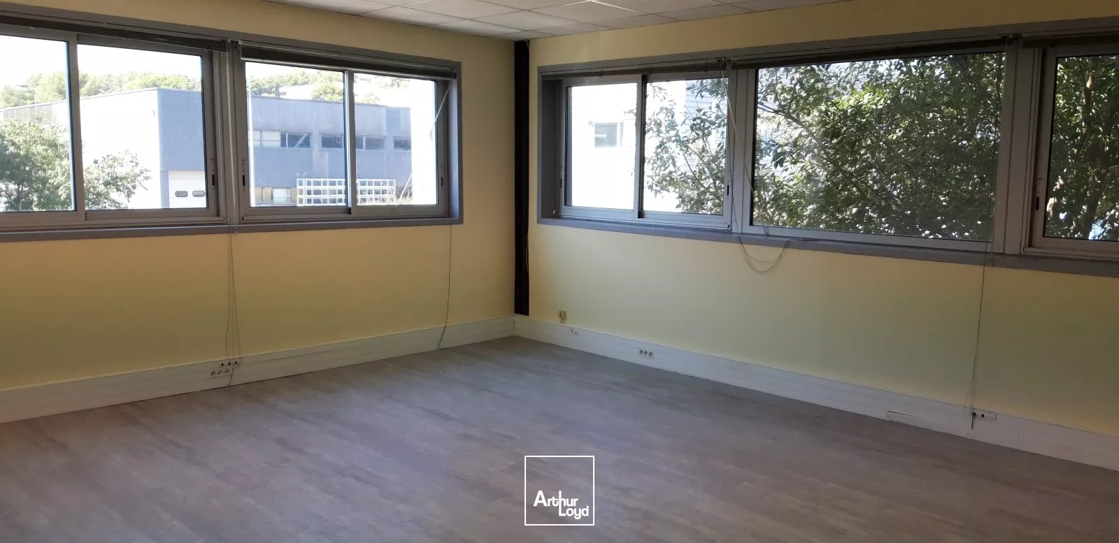 Bureaux à louer avec parkings et proche accès autoroute - ATHELIA II - LA CIOTAT