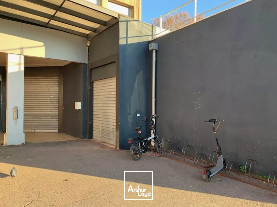 AVIGNON PERIPHERIE local commercial à louer d'environ 270 m2 