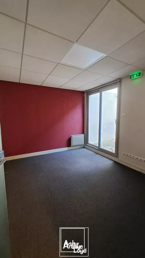 BUREAUX location à LUBERSAC 19210