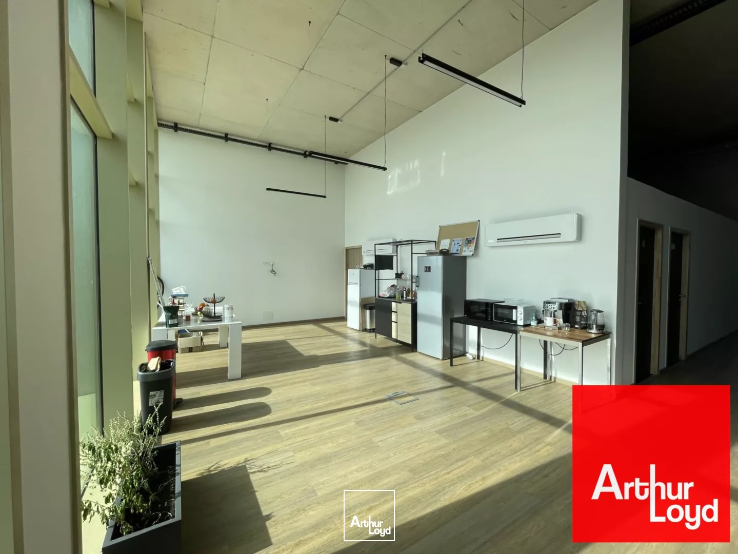 BUREAUX RECENTS 543 M² DIVISIBLES A VENDRE A LOUER - MONTPELLIER GARE SUD DE FRANCE CAMBACERES