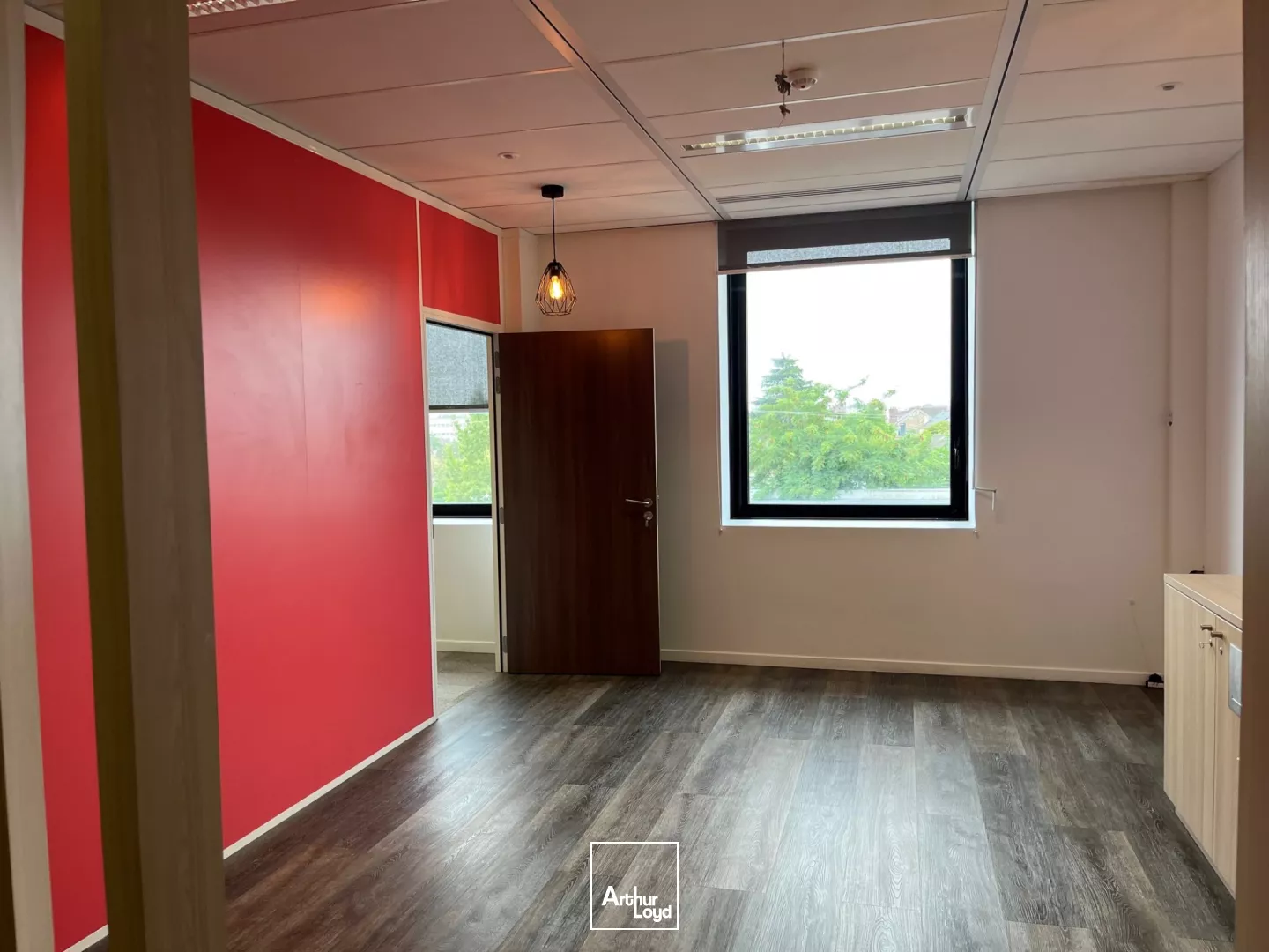 IMMEUBLE DE BUREAUX A LOUER PIED DE GARE ERMONT-EAUBONNE