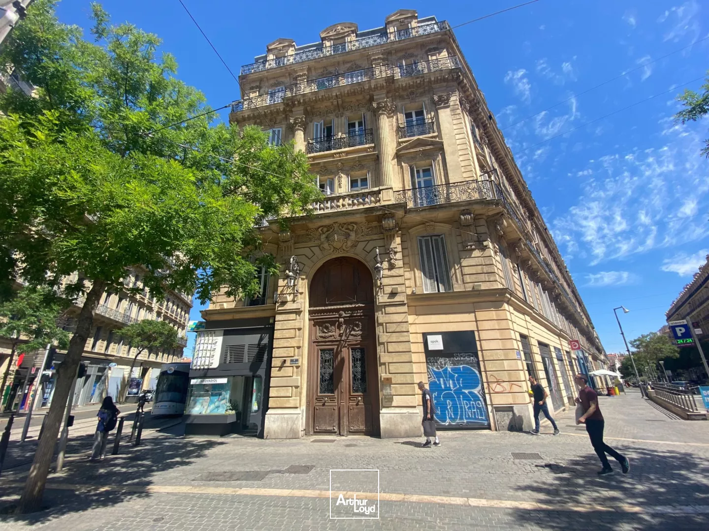Bureaux rénovés à louer - Rue de la République - 13002 Marseille