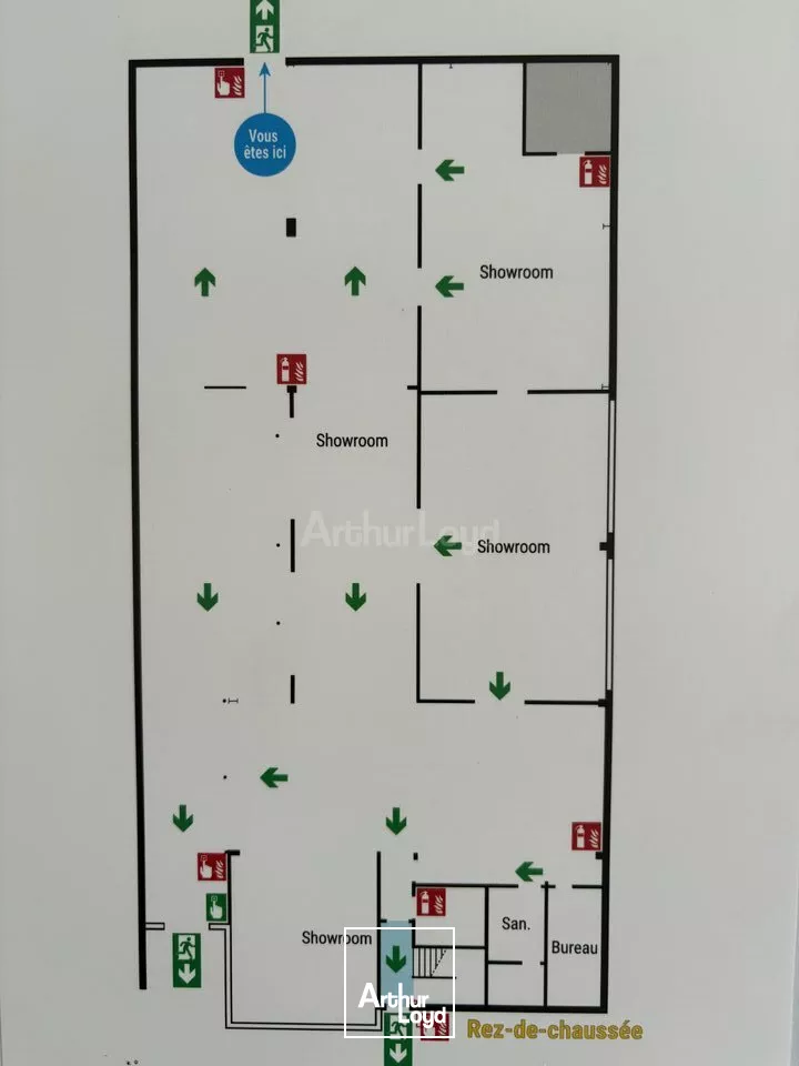 LOCAL COMMERCIAL à LOUER de 830 m²