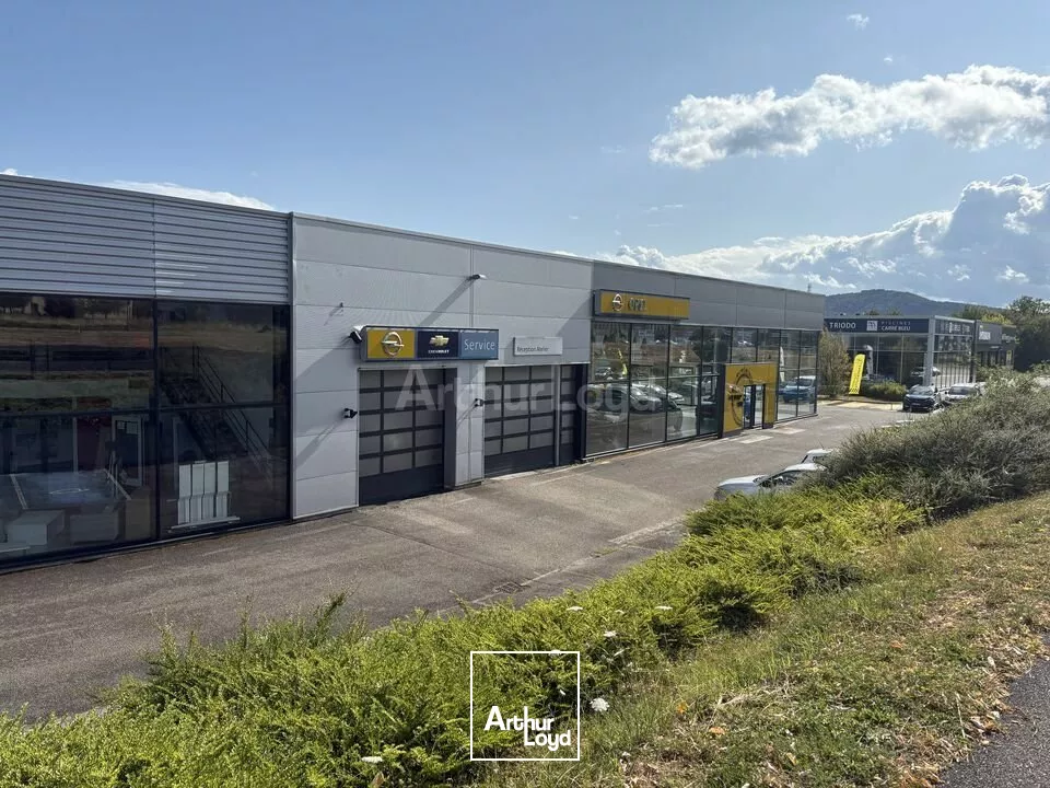 LOCAL COMMERCIAL à VENDRE de 2280 m²