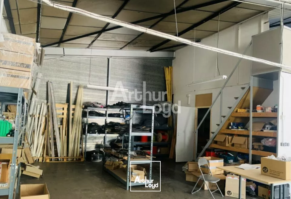 A LOUER LOCAL D ACTIVITE ZA PRINGY/ARGONAY