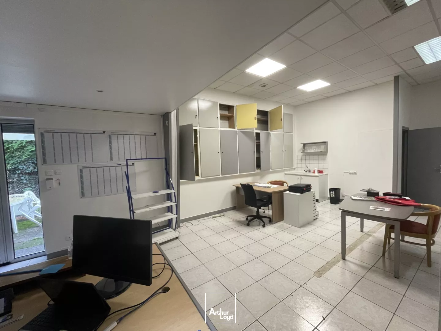Locaux d'activité à louer à ANGERVILLE LA CAMPAGNE 27930