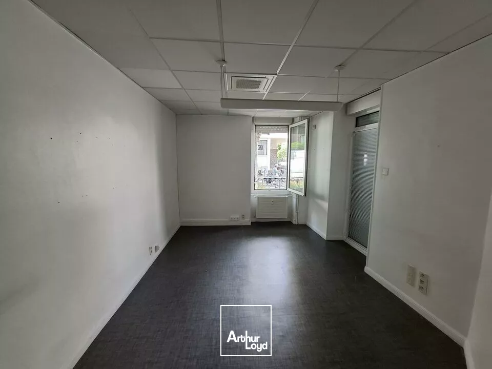 CLERMONT FERRAND BUREAUX A VENDRE 225 M²