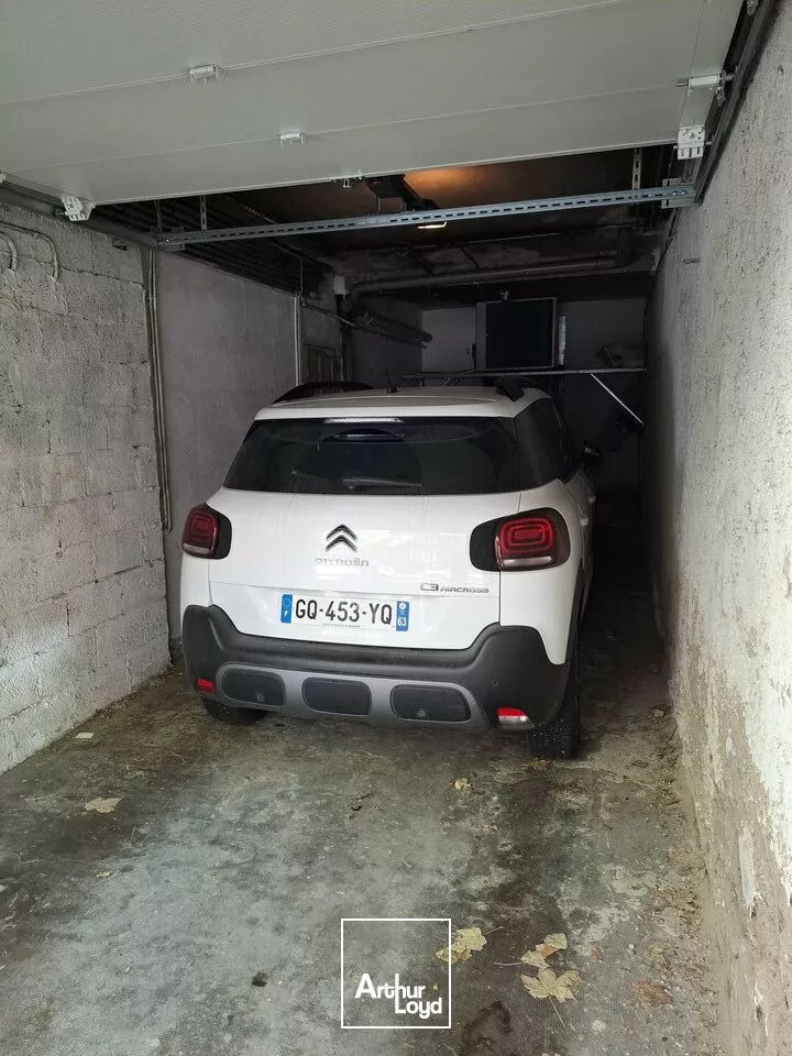 CLERMONT FERRAND BUREAUX A VENDRE 225 M²