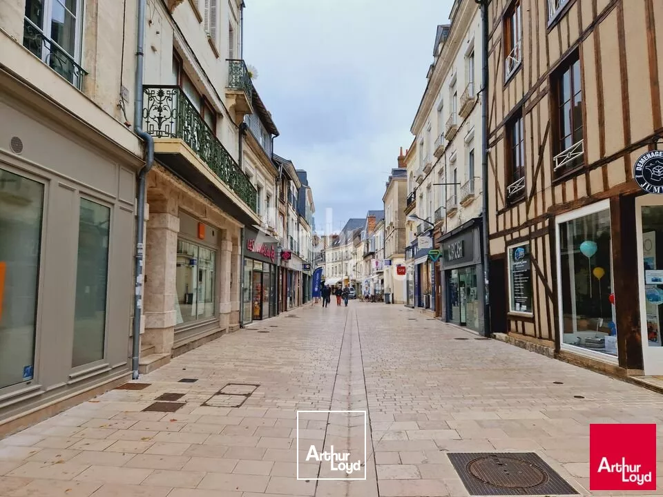 VENDÔME - LOCATION LOCAL COMMERCIAL DE 358,08 M² - HYPERCENTRE