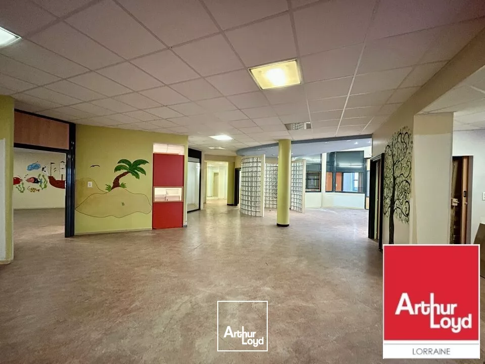 BUREAUX à LOUER de 391 m²