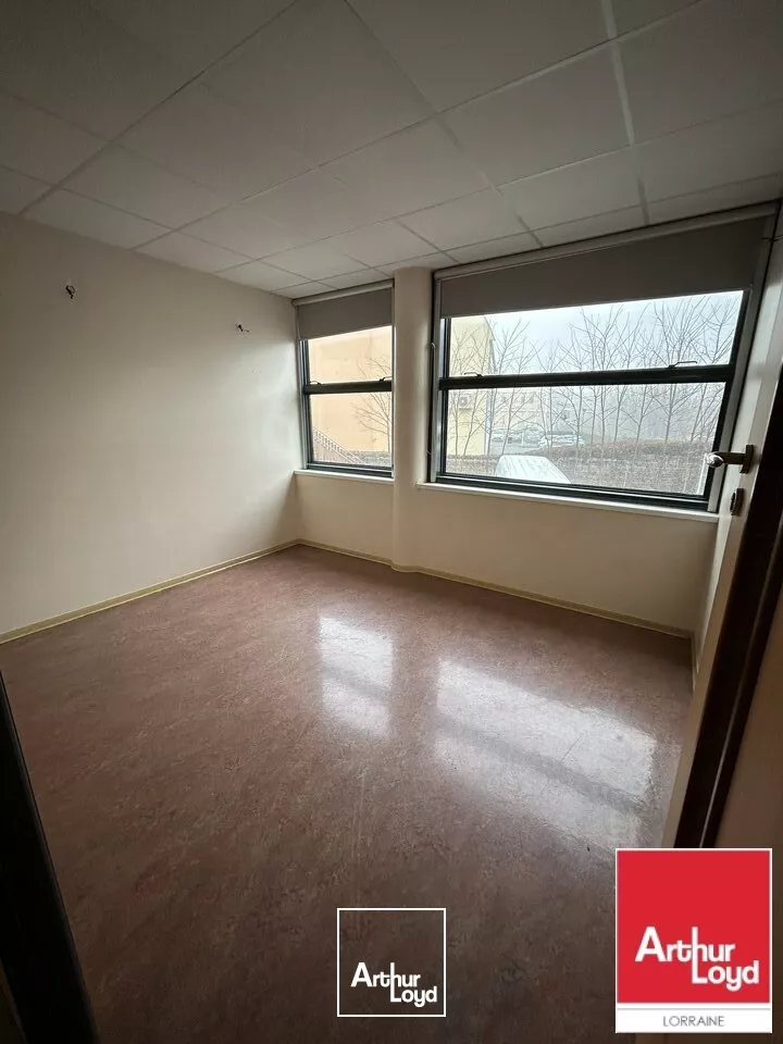 BUREAUX à LOUER de 391 m²