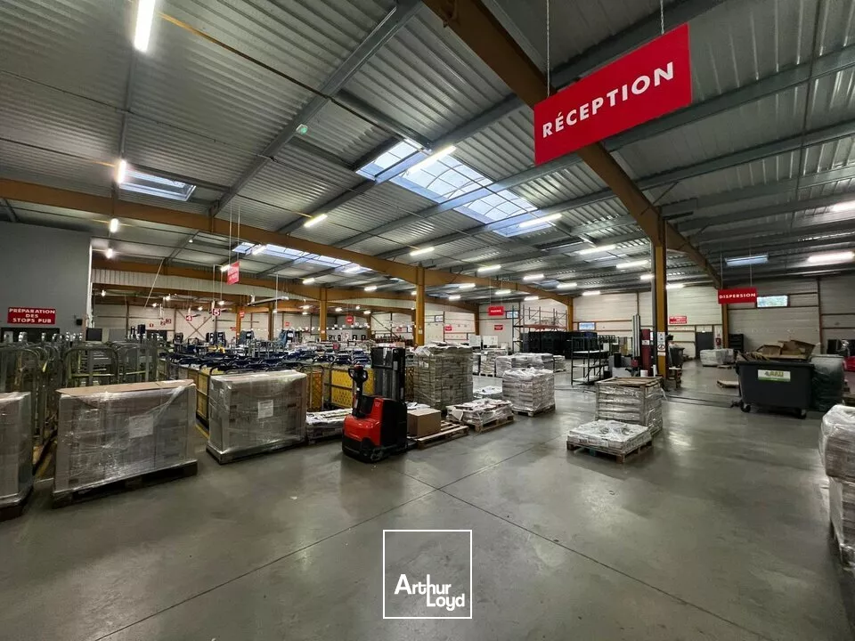 LOCAL LOGISTIQUE 2 000M² - A LOUER - LA ROCHE / YON NORD
