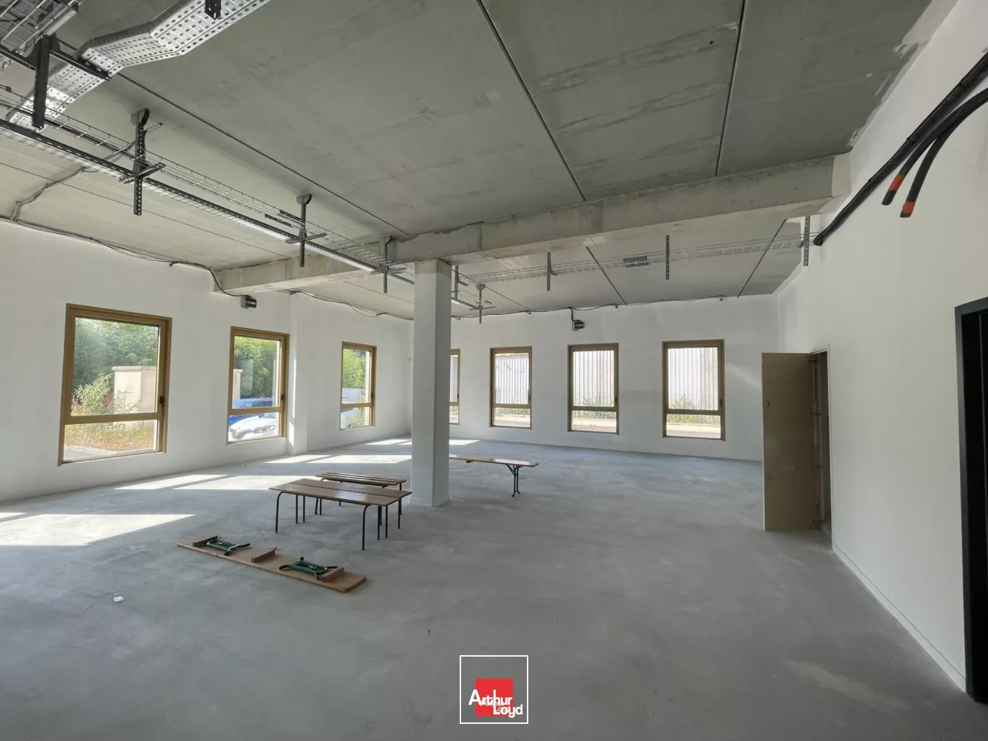 LOCATION ENTREPOT ST MARTIN LE VINOUX PROCHE TRANPORT PARKING