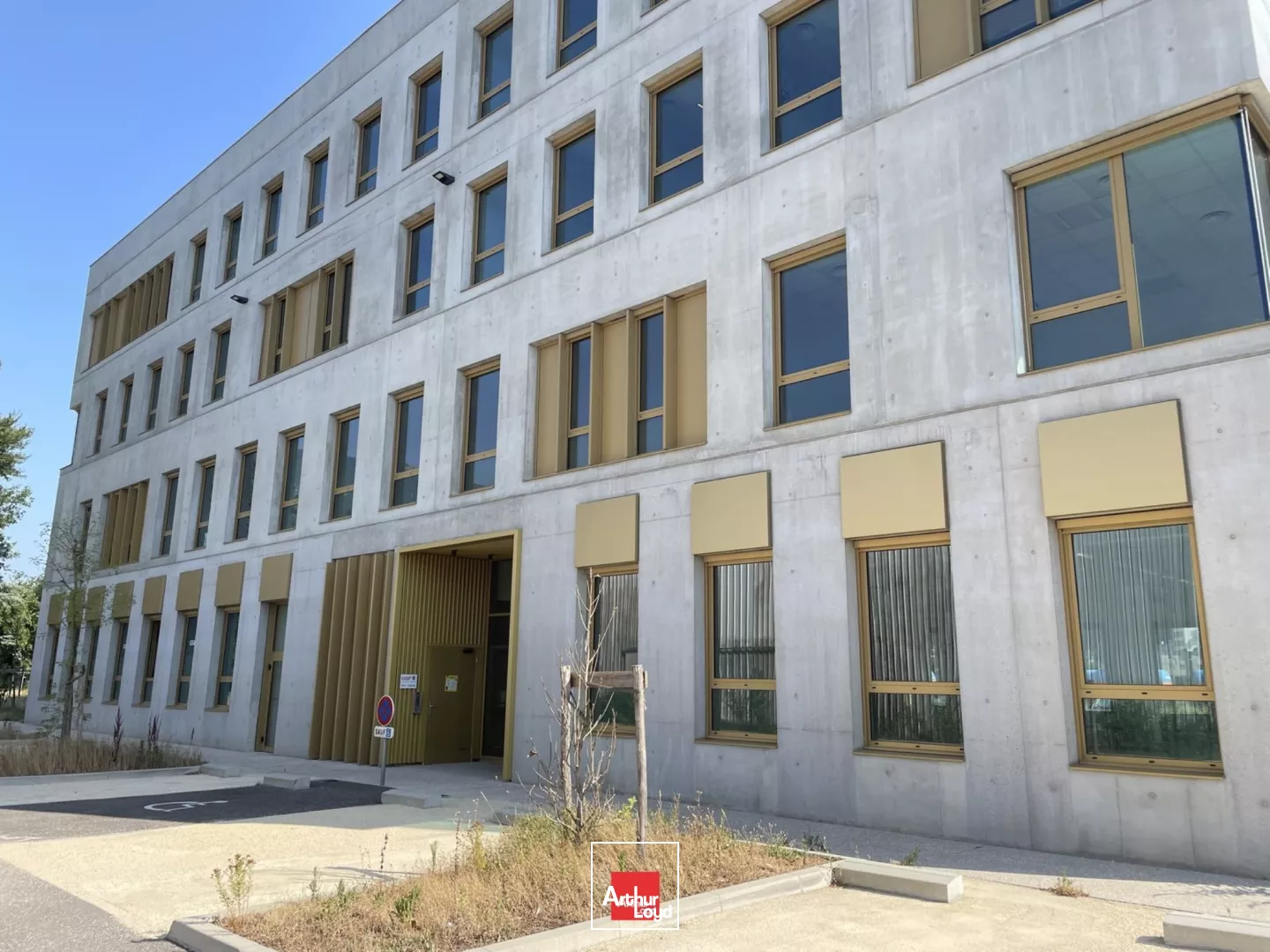 LOCATION ENTREPOT ST MARTIN LE VINOUX PROCHE TRANPORT PARKING