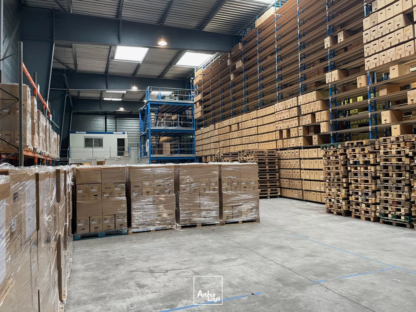 Entrepôts à louer à HEUDEBOUVILLE 27400