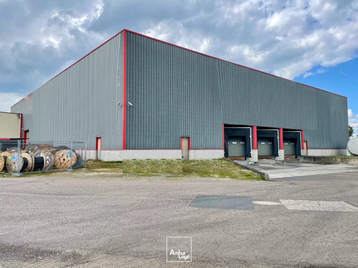 Entrepôts à louer à HEUDEBOUVILLE 27400