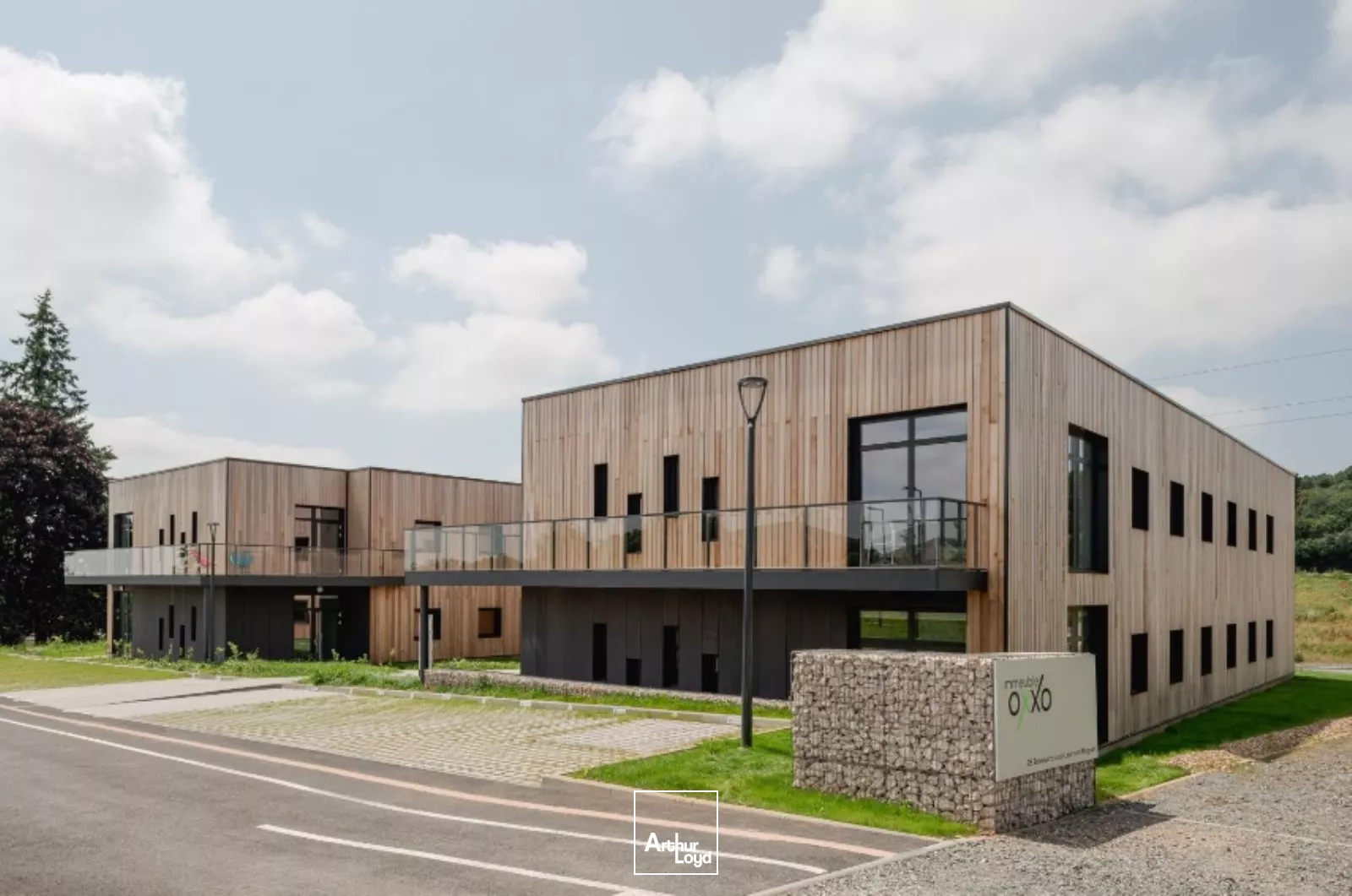 IMMEUBLE DE BUREAUX INDEPENDANT A LOUER OU A VENDRE 