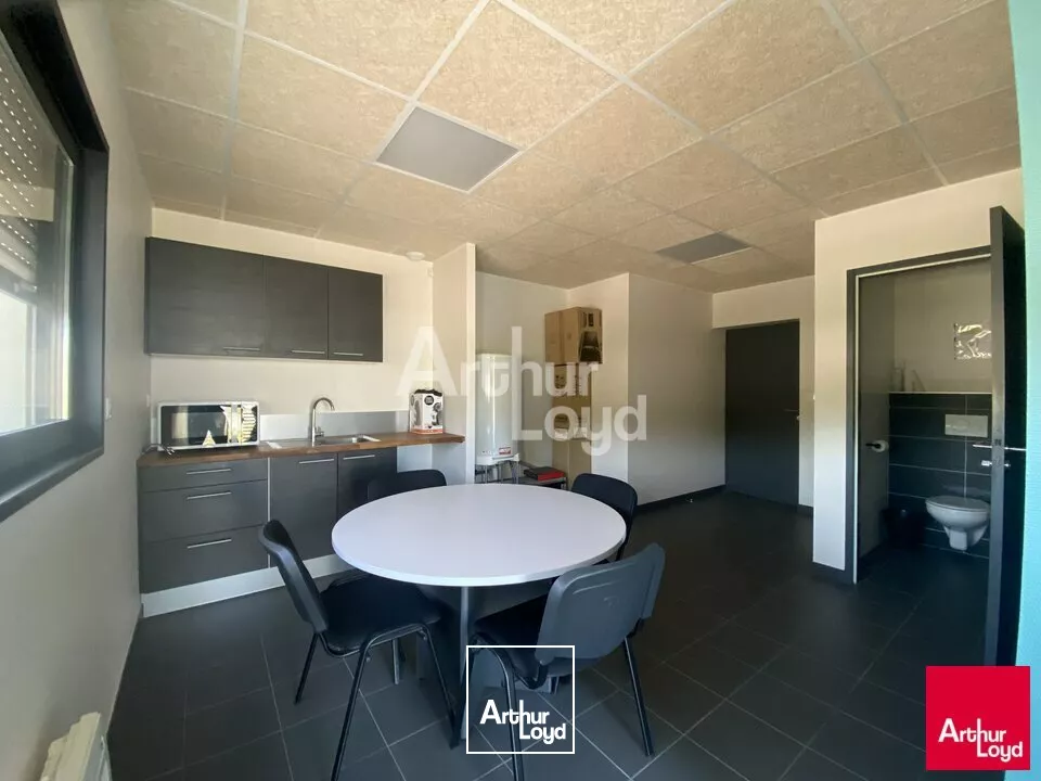 CREVIN - LOCAL D'ACTIVITES A LOUER - 640 M²