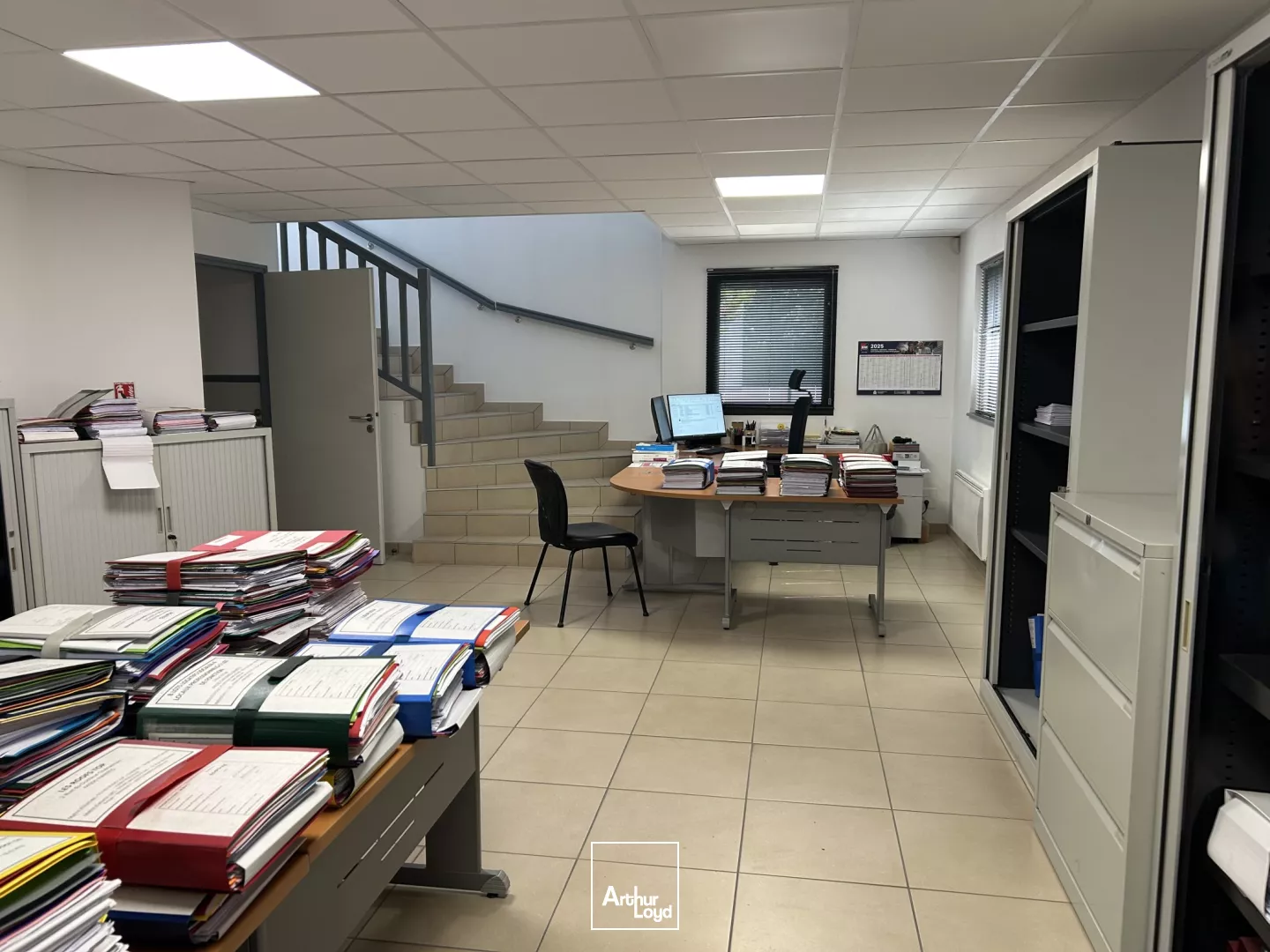 A Sainte-luce-s-loire, bâtiment mixte à louer