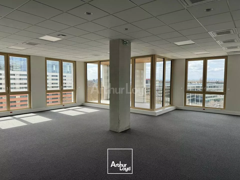 BUREAUX à LOUER de 1567 m²