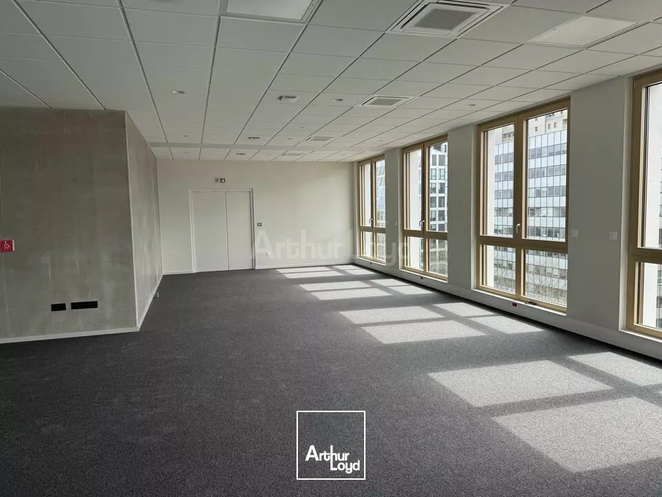 BUREAUX à LOUER de 1567 m²