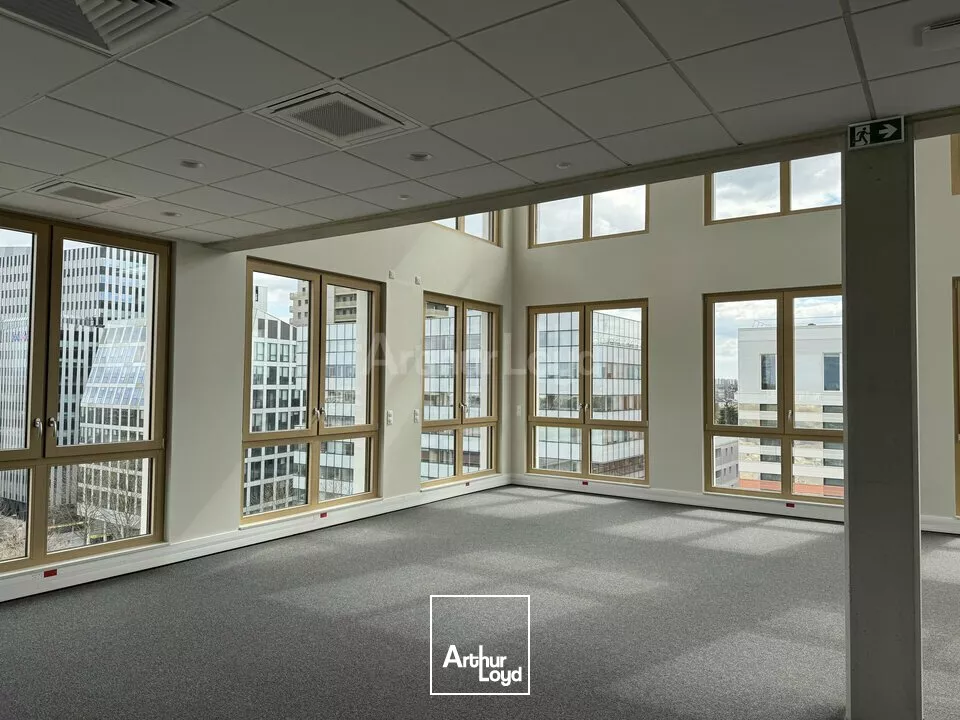 BUREAUX à LOUER de 1567 m²