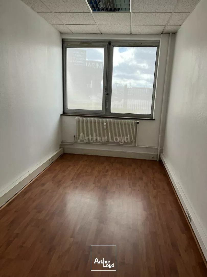 BUREAUX à VENDRE de 57.12 m²
