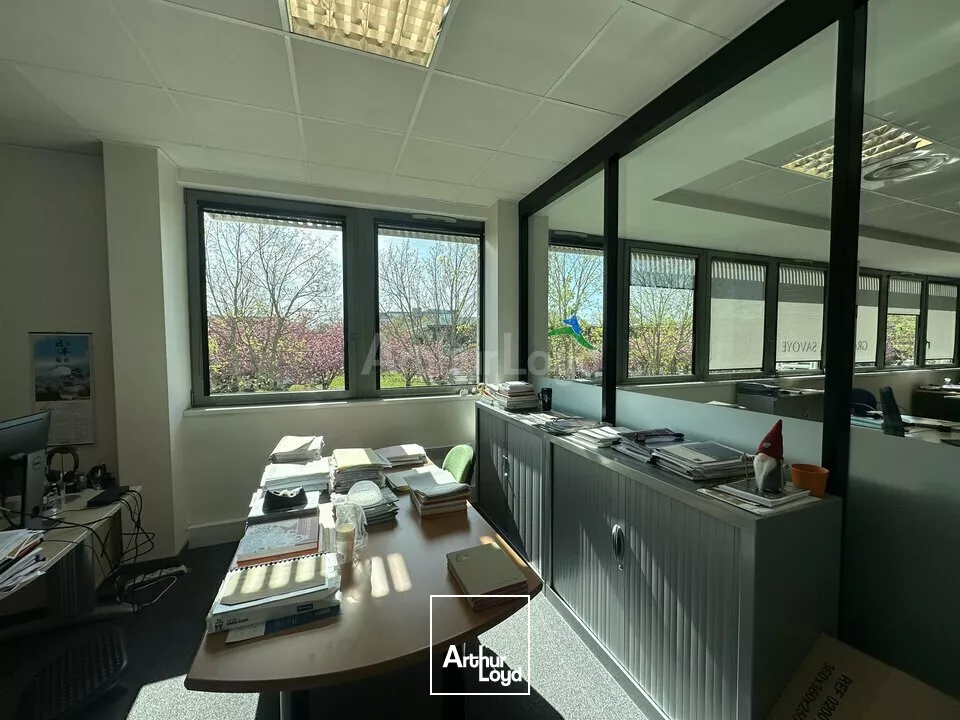 BUREAUX à VENDRE de 455 m²