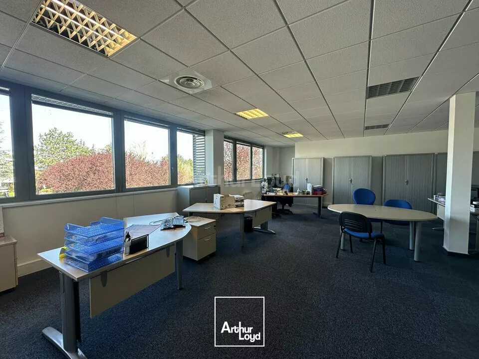 BUREAUX à VENDRE de 455 m²