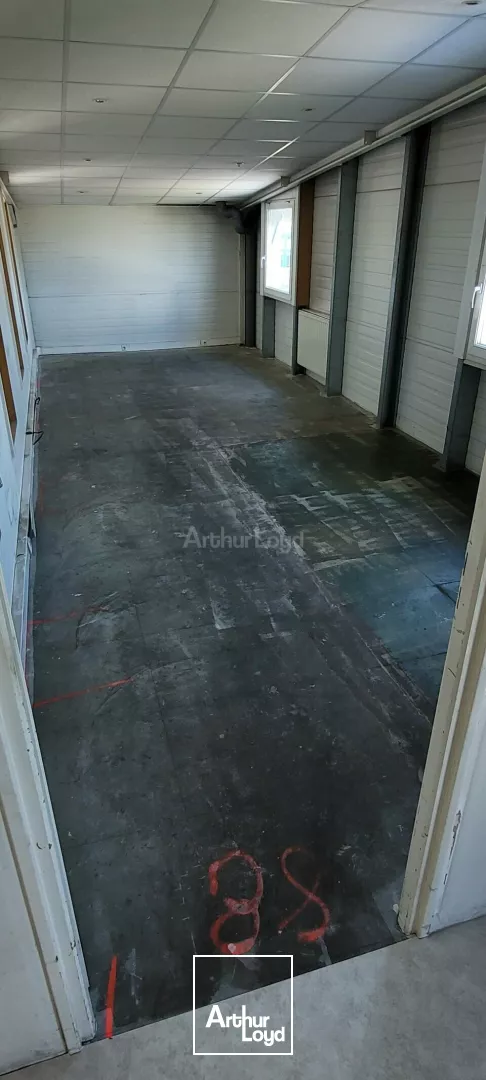 LOCAL D'ACTIVITE - ENTREPOT à LOUER de 430 m²