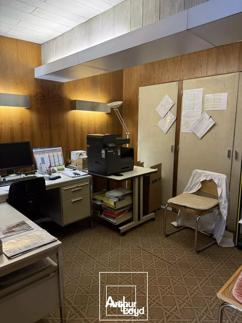 plateau de 350m2 - centre-ville de Brive - accessible PMR - 4 parkings 