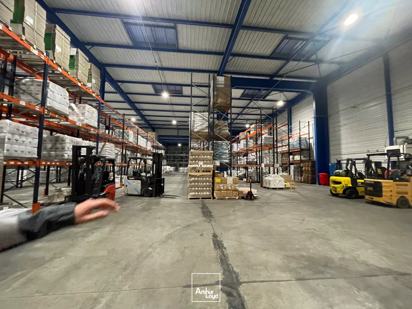 A LOUER LOCAUX D'ACTIVITÉ INDEPENDANTS - 9.732 M2 - LAON