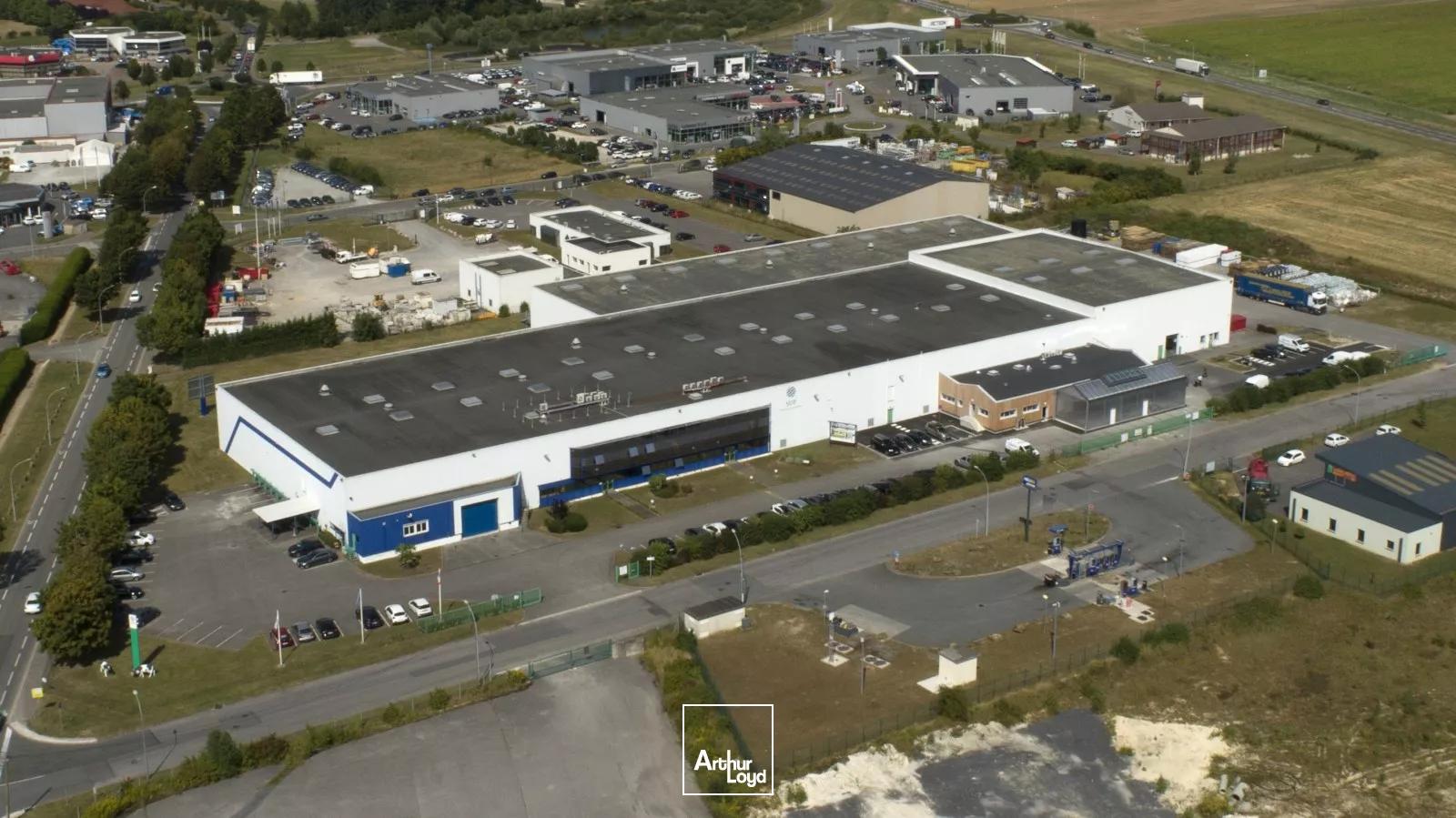 A LOUER LOCAUX D'ACTIVITÉ INDEPENDANTS - 9.732 M2 - LAON