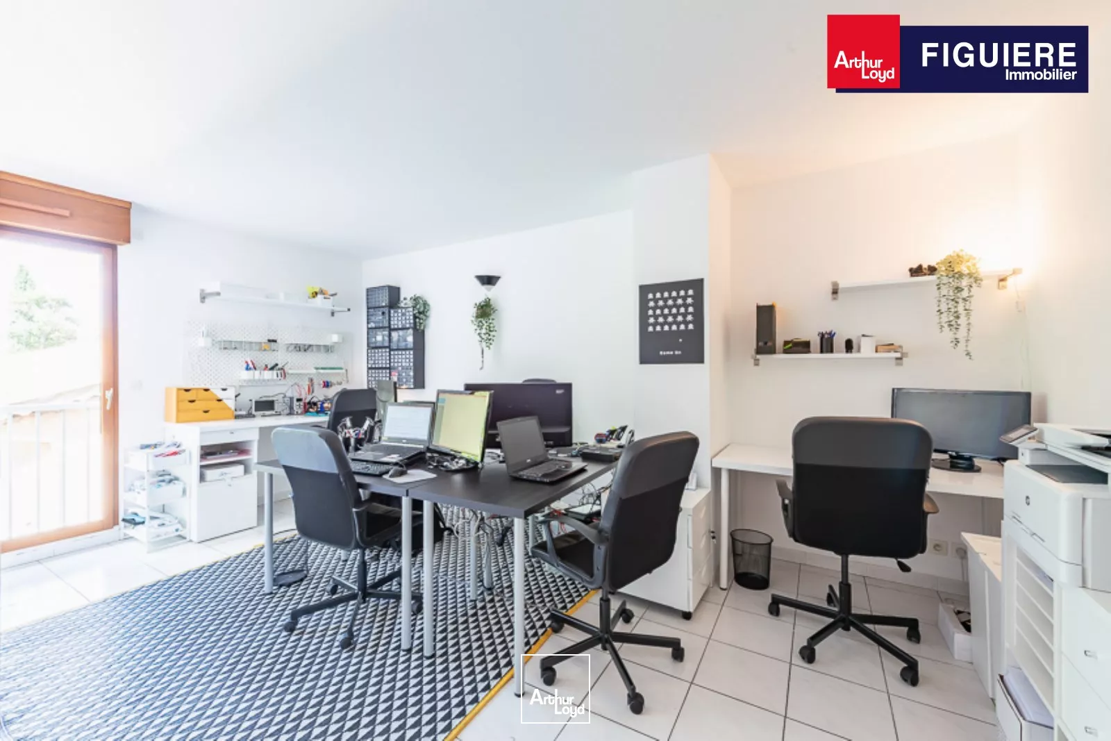 EXCLUSIVITÉ - BUREAUX AVEC BOX À LOUER EN CV D'AIX