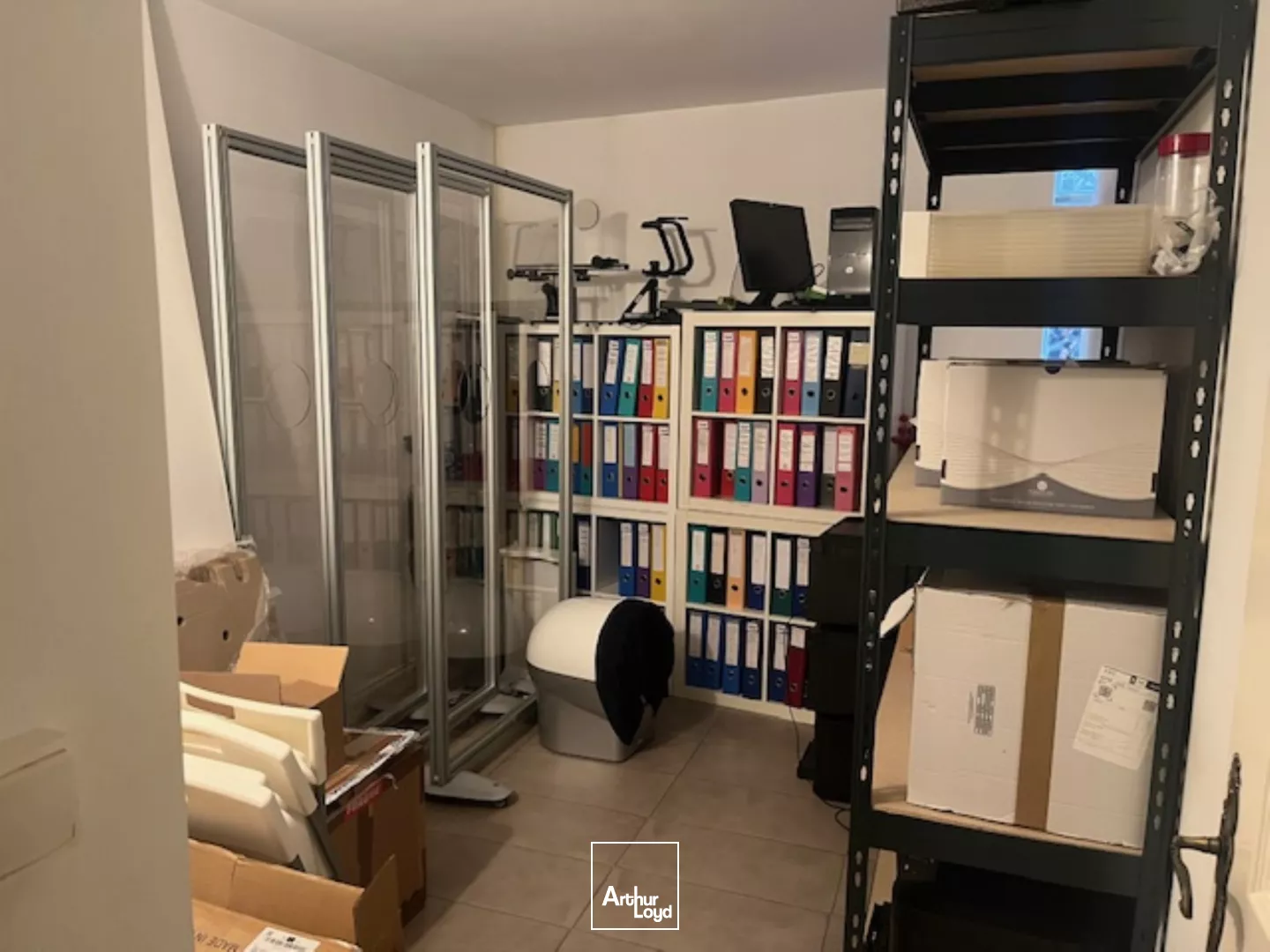 A LOUER - BUREAUX SPACIEUX ET FONCTIONNELS - 210 M²