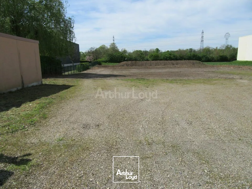TERRAIN à LOUER de 5800 m²