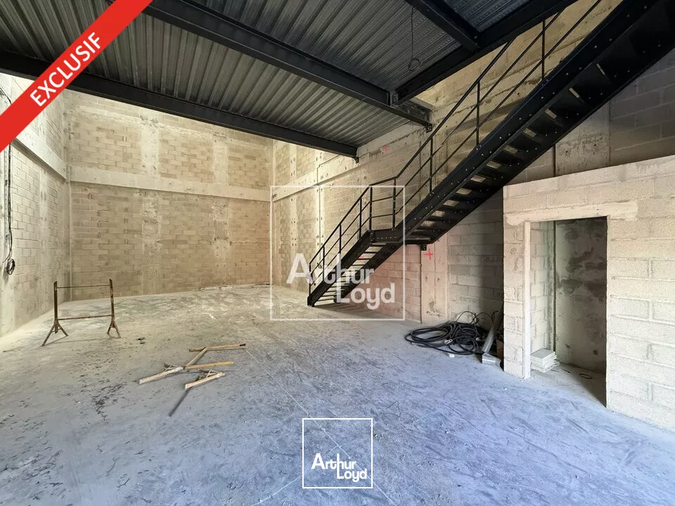 LOCATION - LOCAL D'ACTIVITÉ - BRIE COMTE ROBERT