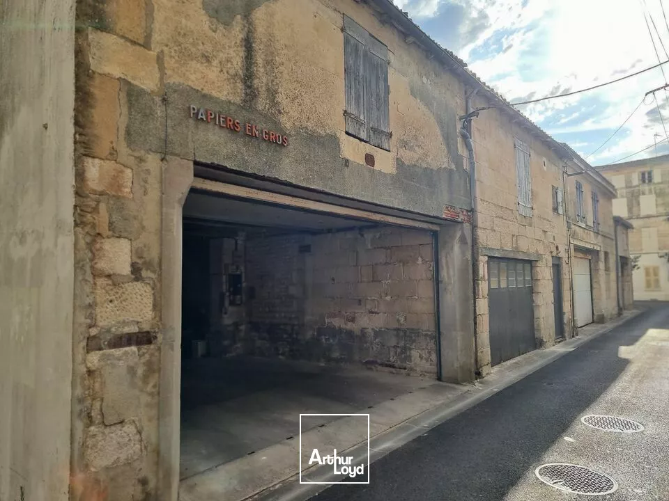 ENTREPOT DE 507 M2 - CENTRE VILLE DE NIORT