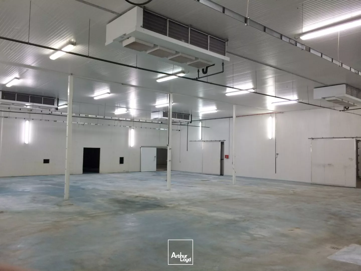 Entrepôt messagerie - quais - A1