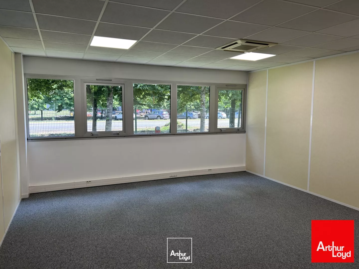 BUREAUX À LOUER À PARTIR DE 18 m² - CASTELNAU D'ESTRÈTEFONDS