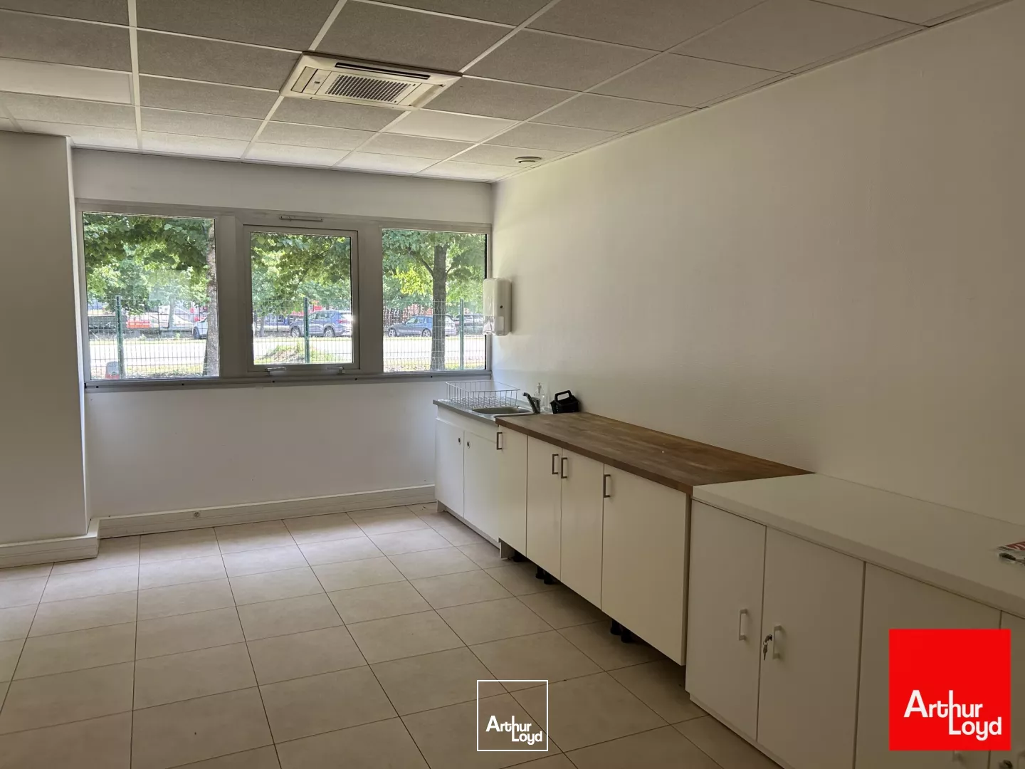BUREAUX À LOUER À PARTIR DE 18 m² - CASTELNAU D'ESTRÈTEFONDS
