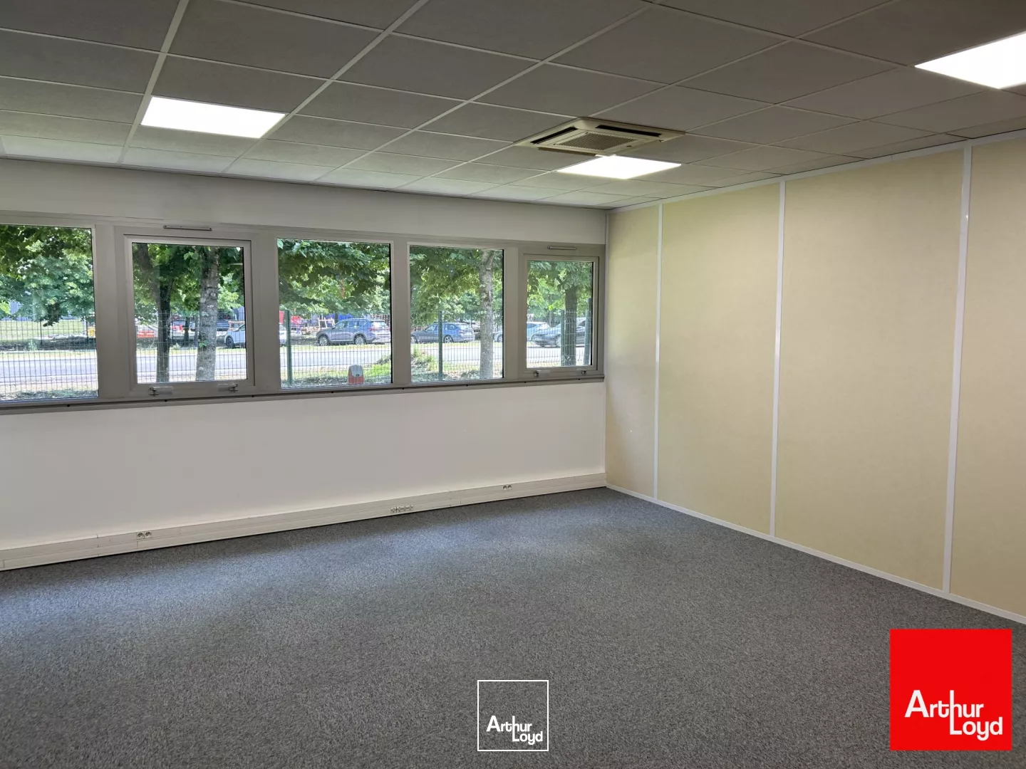 BUREAUX À LOUER À PARTIR DE 18 m² - CASTELNAU D'ESTRÈTEFONDS