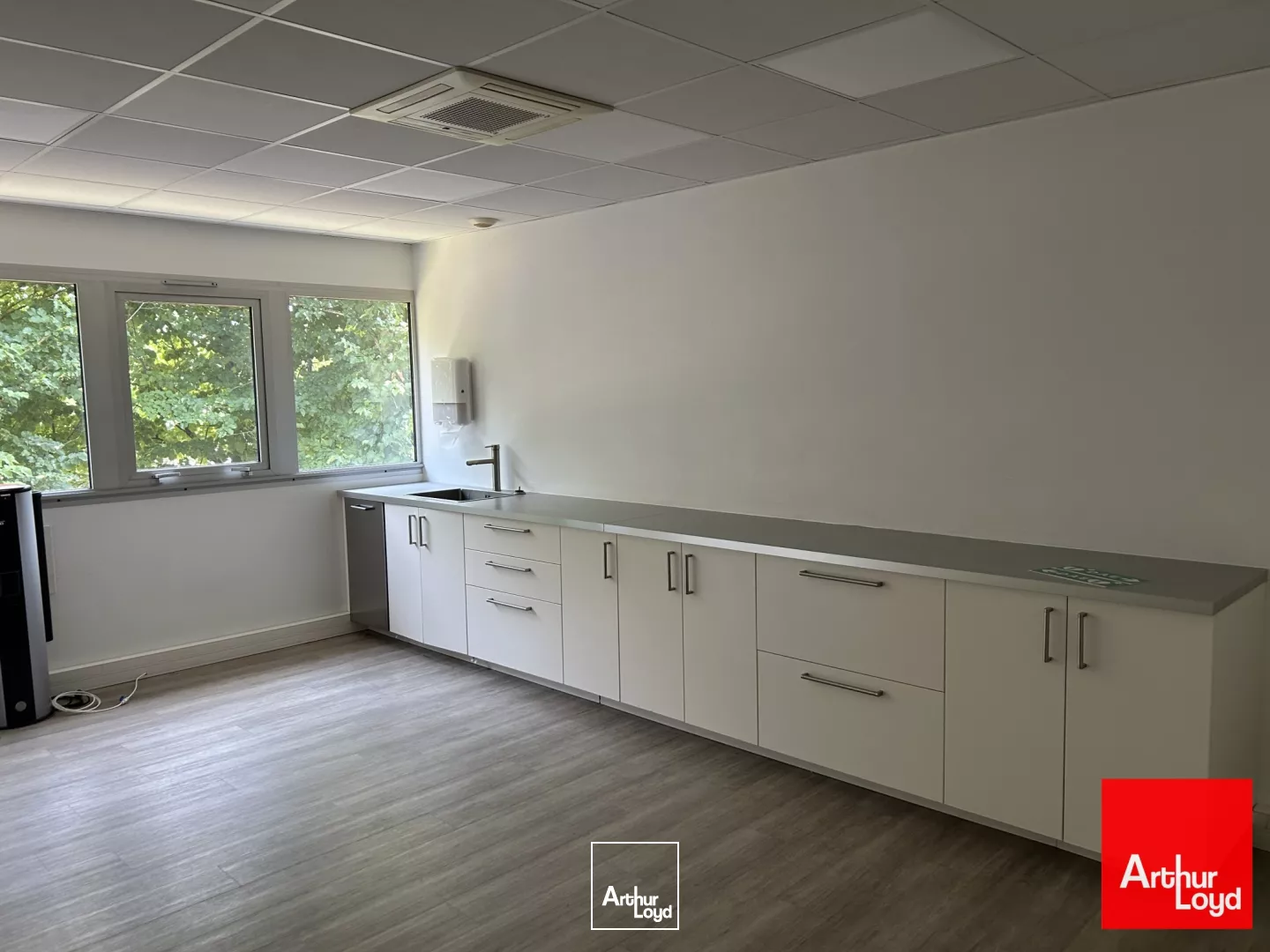 BUREAUX À LOUER À PARTIR DE 18 m² - CASTELNAU D'ESTRÈTEFONDS