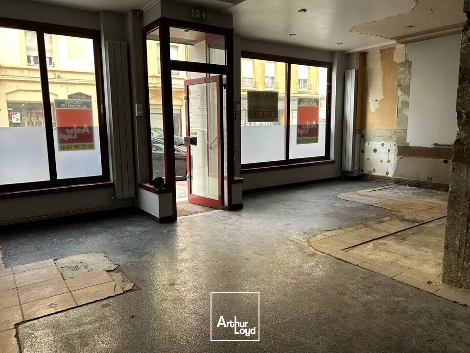 LOCAL COMMERCIAL à LOUER de 155 m²