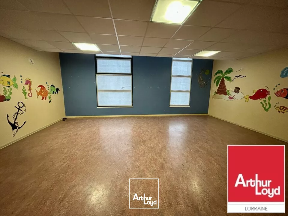 BUREAUX à VENDRE de 391 m²