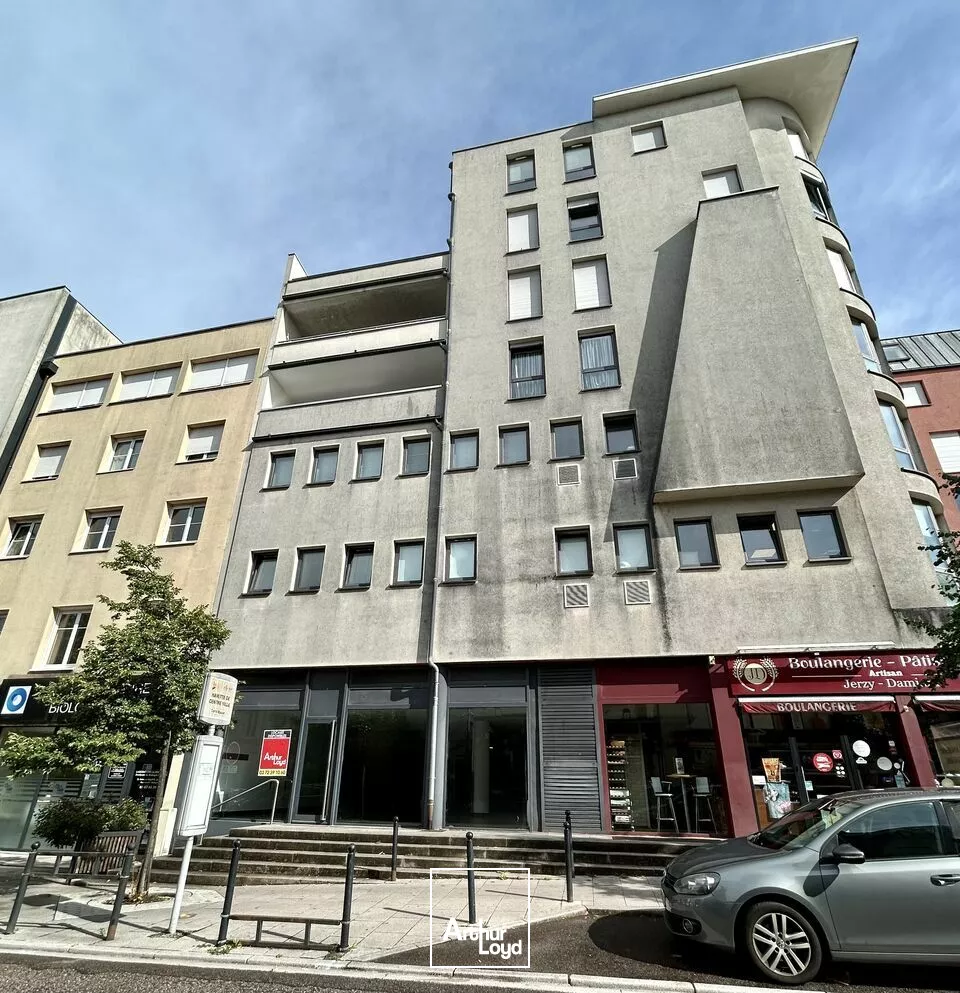 LOCAL COMMERCIAL à VENDRE de 120.1 m²