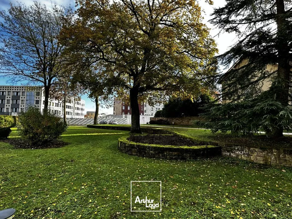 BUREAUX à LOUER de 157.66 m²