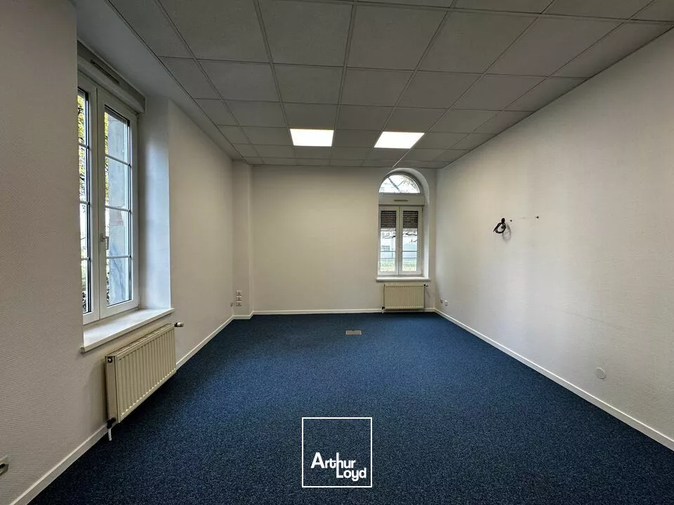 BUREAUX à LOUER de 157.66 m²