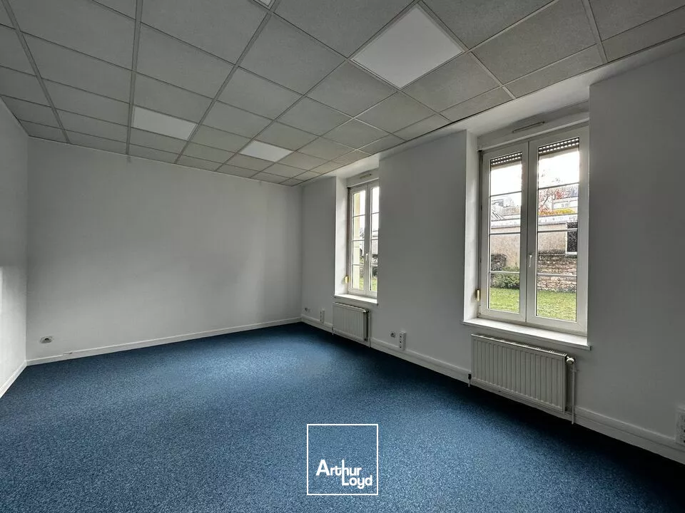 BUREAUX à LOUER de 157.66 m²