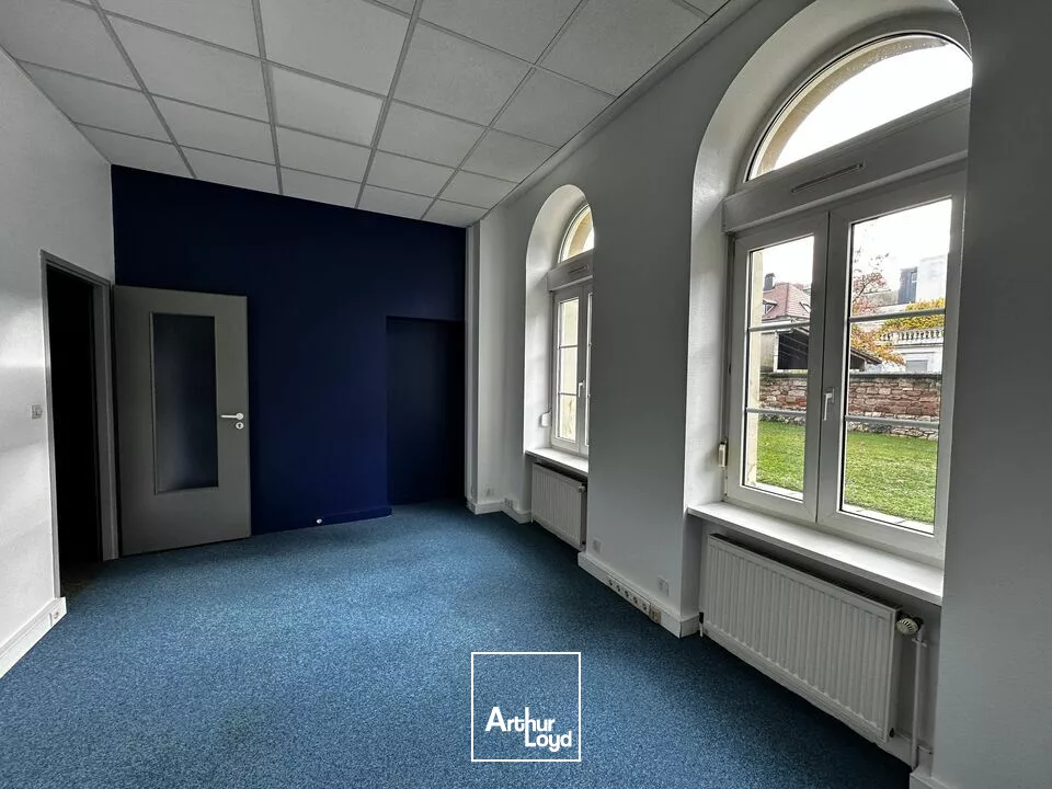 BUREAUX à LOUER de 157.66 m²